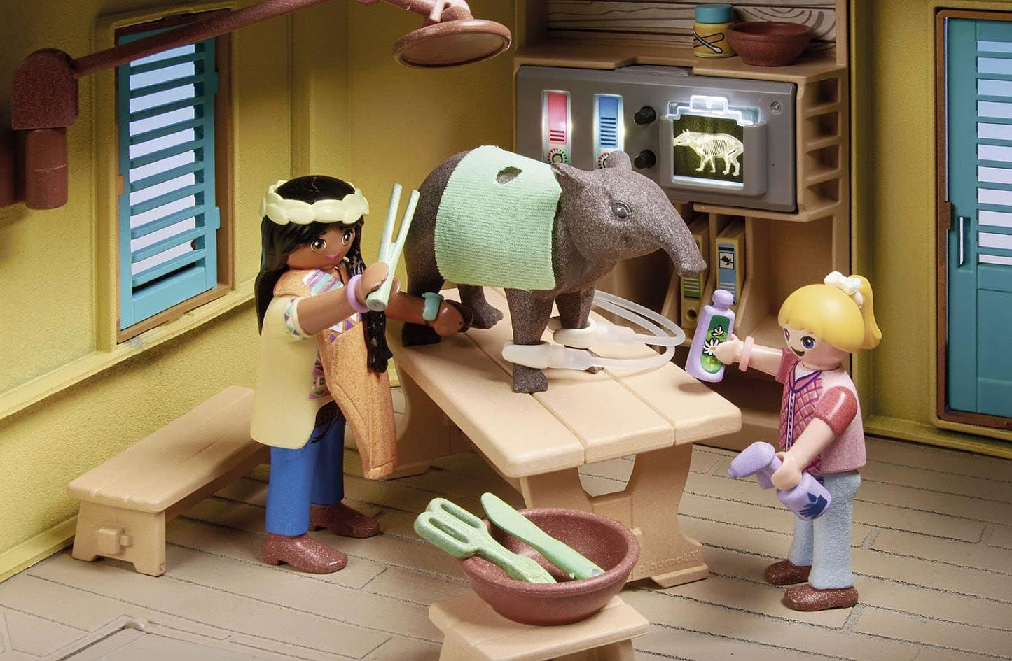 Playmobil Wildtopia Animal Care Station Research Base with Light Effects 71007