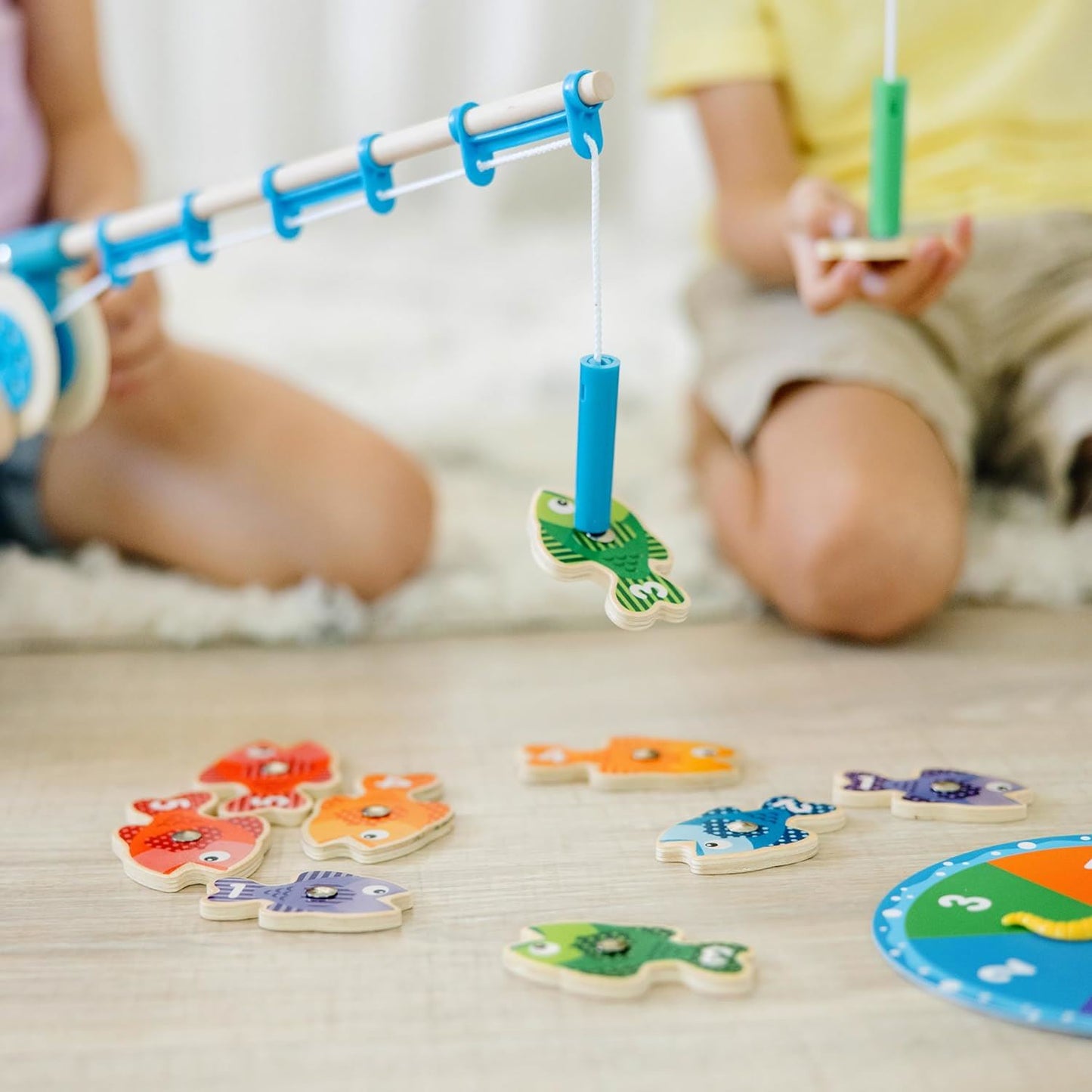 Catch & Count Fishing Game 96058 Wooden Magnetic Toy (Melissa & Doug)