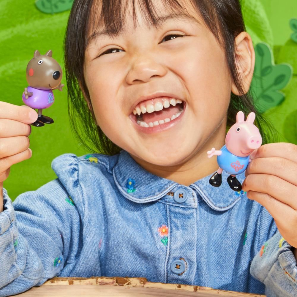Peppa’s Playgroup F8868 – Peppa Pig 5-Figure Set with Classroom Accessories | Preschool Playset for Kids
